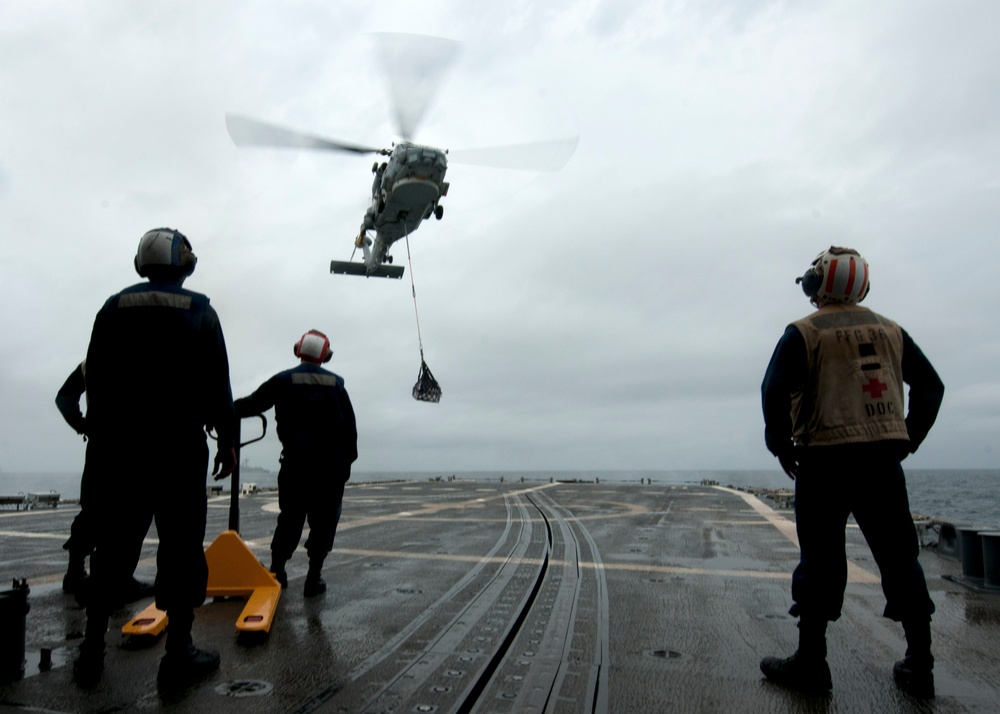 Vertical replenishment with USNS Sacagawea