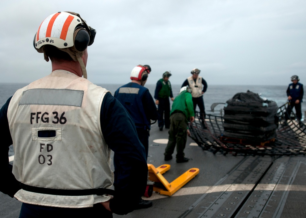 Vertical replenishment with USNS Sacagawea