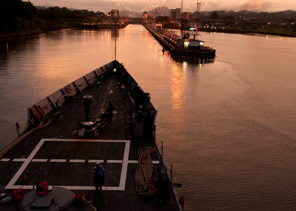USS Underwood (FFG 36) approaches the Miraflores lock of the Panama Canal