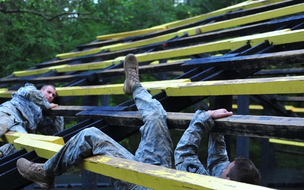 101st Airborne Division Toughest Air Assault Soldier Competition
