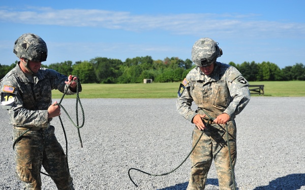 101st Airborne Division Toughest Air Assault Soldier Competition