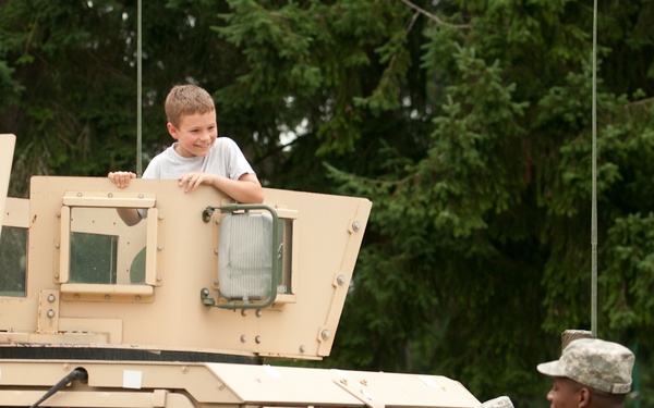 Military community connects with Gig Harbor