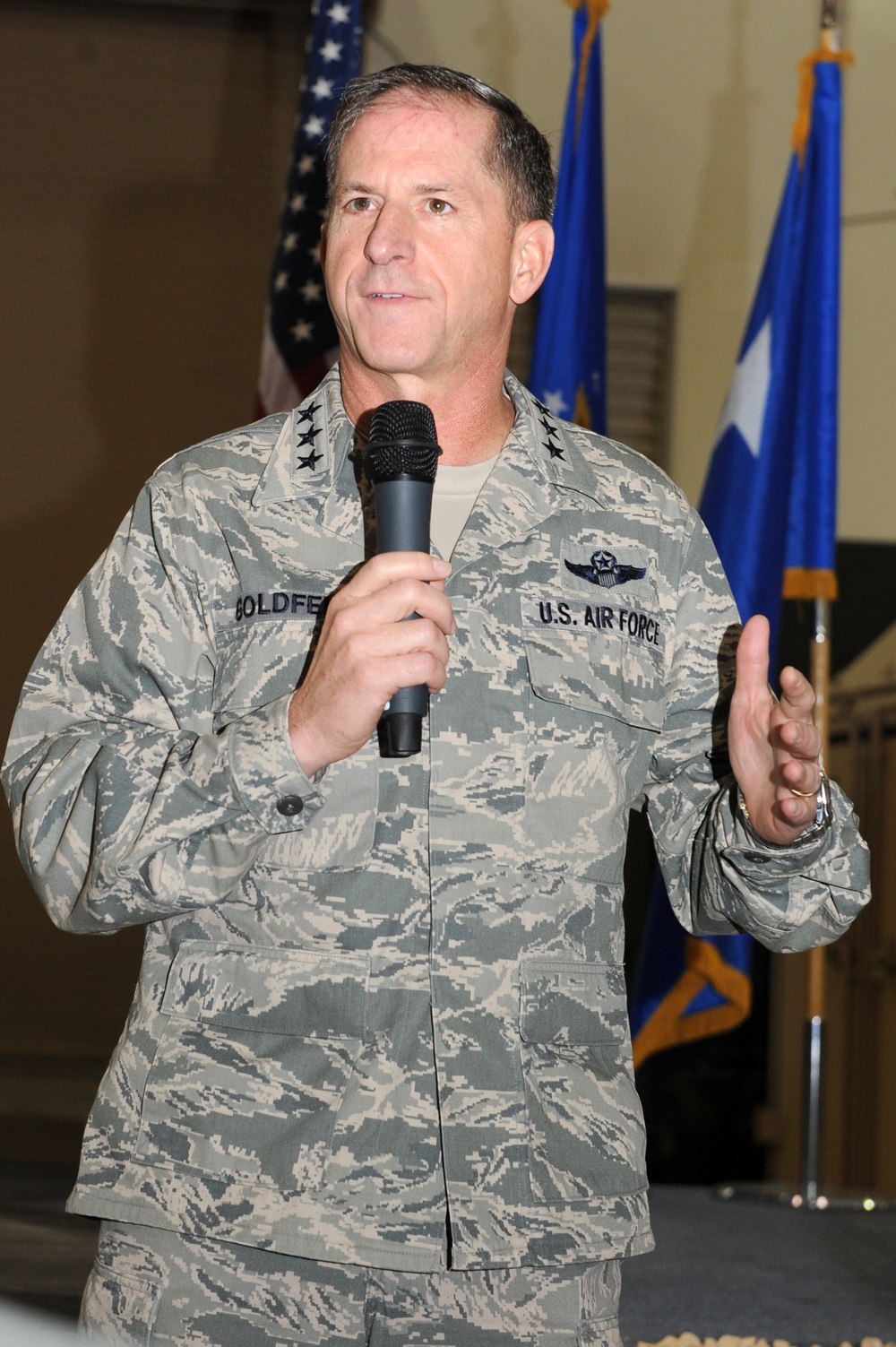 CFACC visits 380th Air Expeditionary Wing