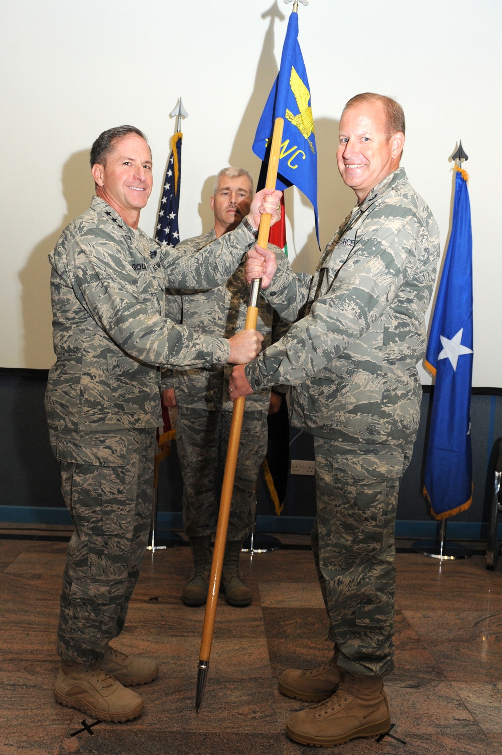 CFACC visits 380th Air Expeditionary Wing