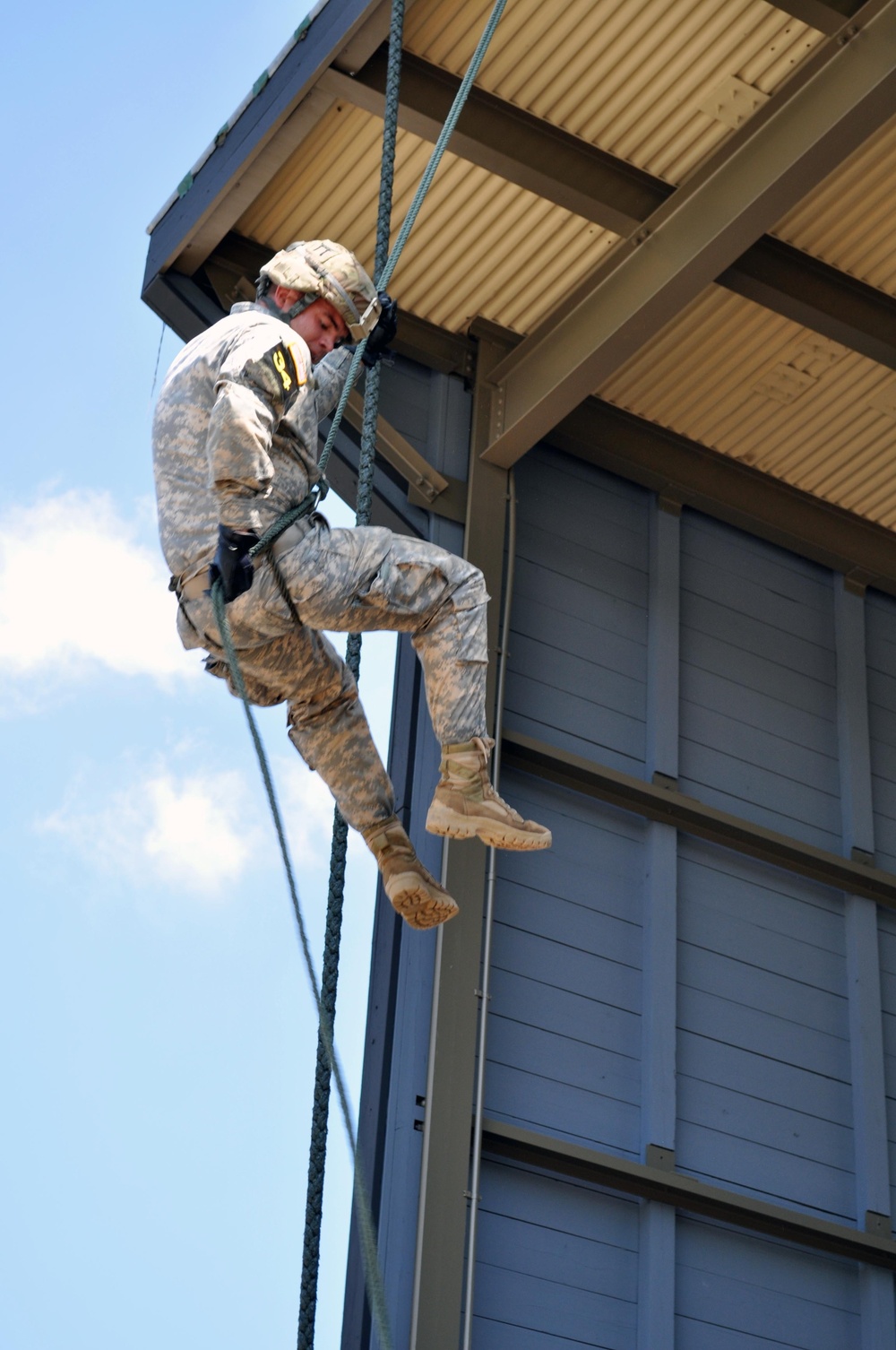 Toughest Air Assault Soldier Competition held at Fort Campbell