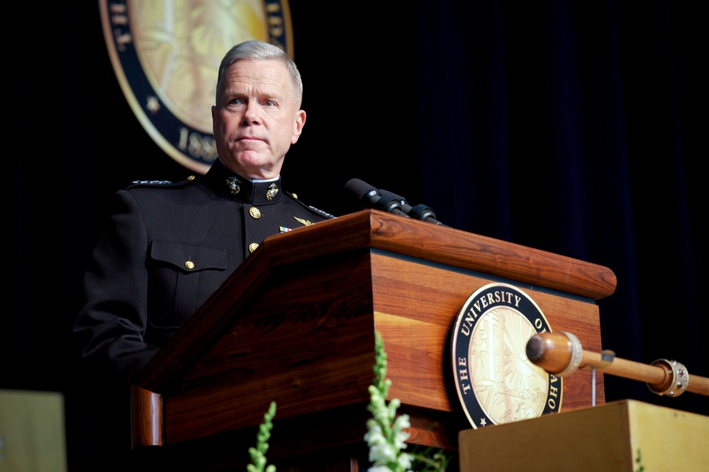 Amos speaks during commencement dinner