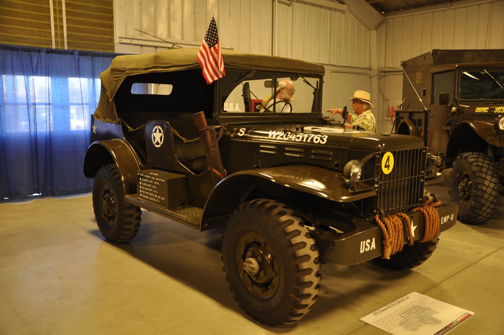 Route 66 festival brings military vehicles of High Desert area together for display