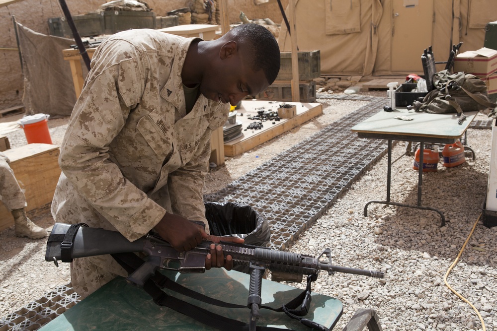 Weapons maintenance on FOB Nolay