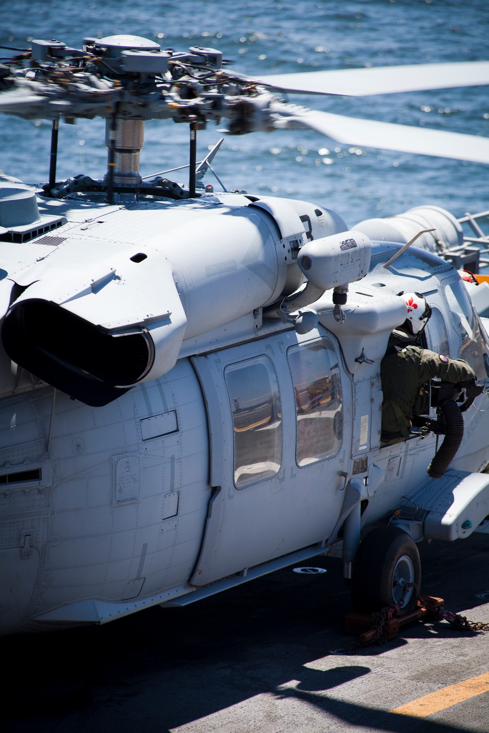 Marines, sailors help Coast Guard with casualty evacuation