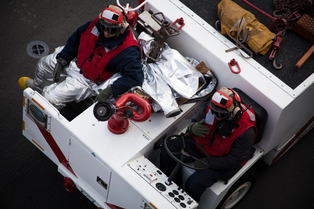 Marines, sailors help Coast Guard with casualty evacuation