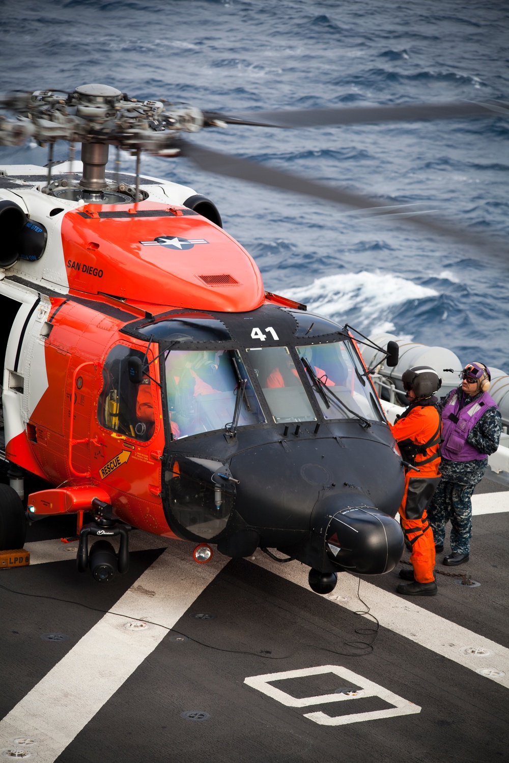 Marines, sailors help Coast Guard with casualty evacuation