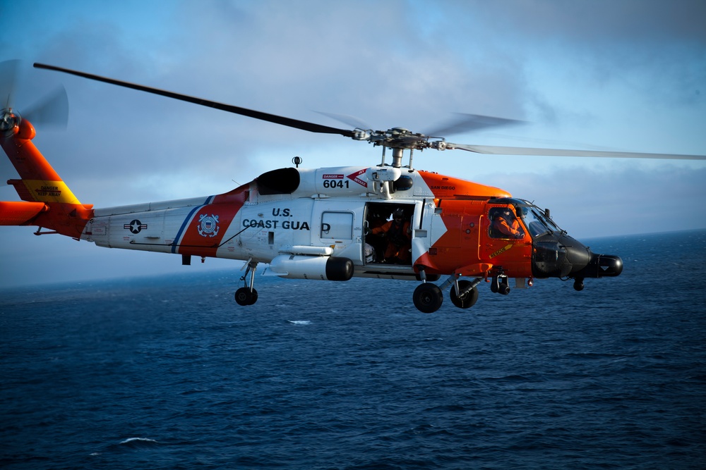 Marines, sailors help Coast Guard with casualty evacuation