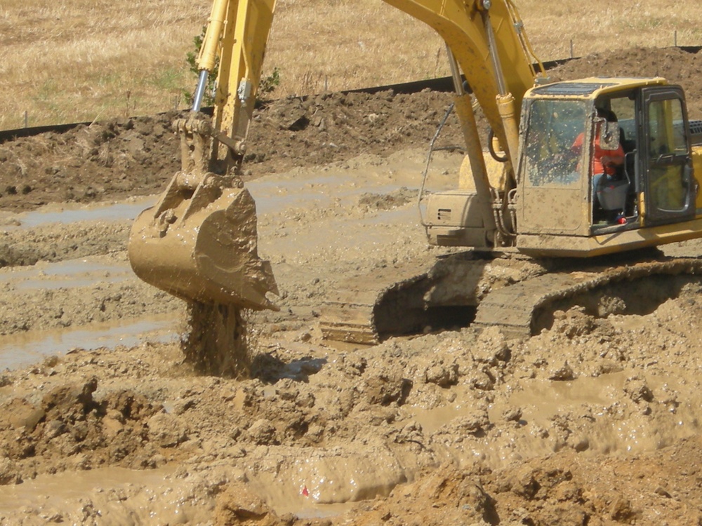 Dallas Floodway cut-off wall construction proceeds