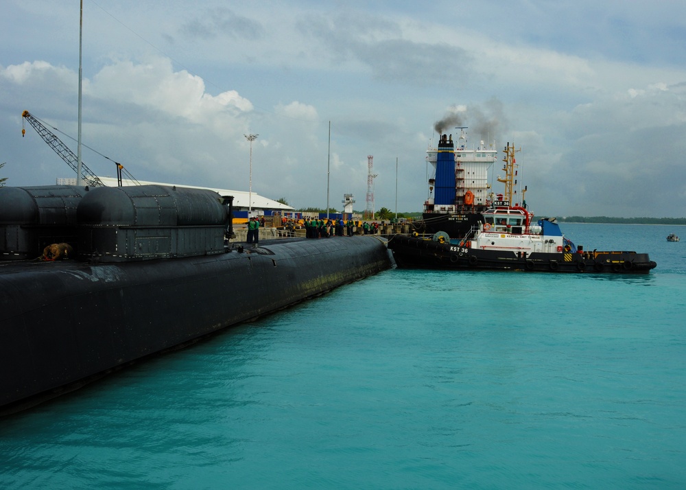 USS Florida arrives in Diego Garcia