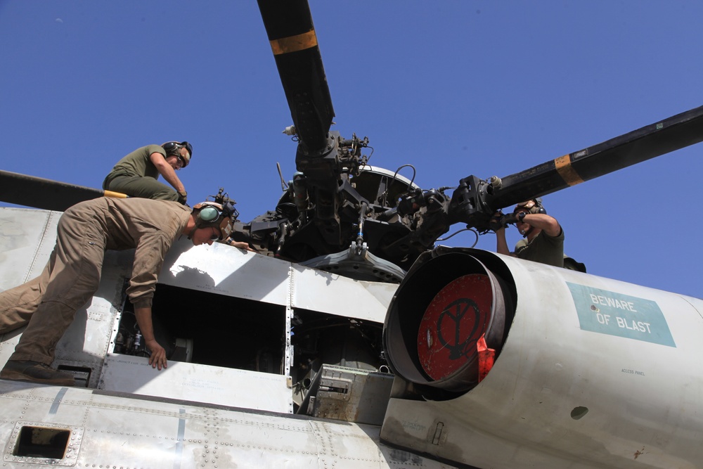 CH-53D Sea Stallion Teardown