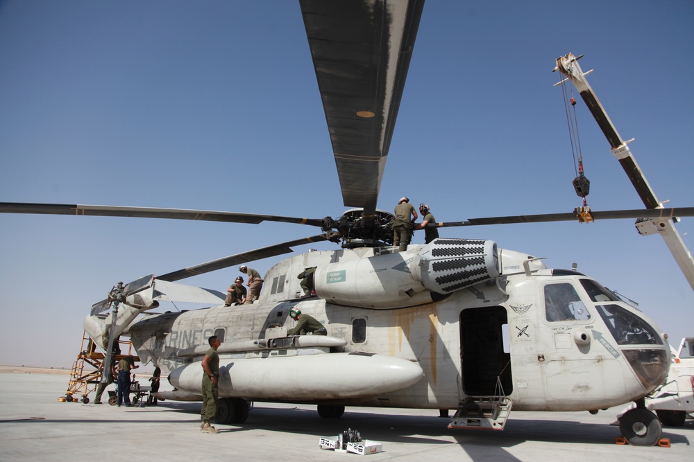 CH-53D Sea Stallion Teardown