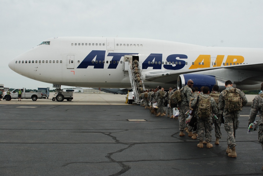 New York Army National Guard soldiers deploy