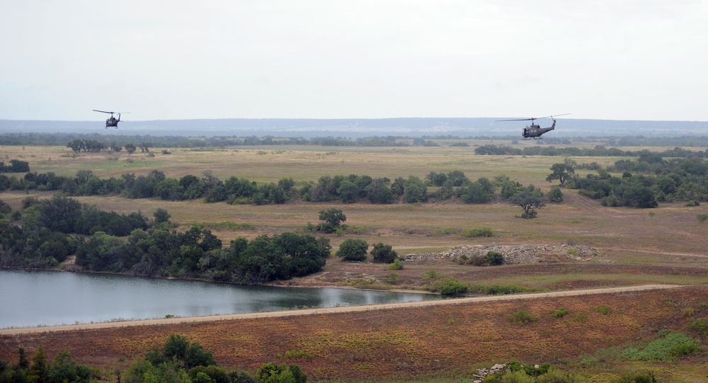 Vietnam vets join 21st Cav aviators for Hueys' final lift at Hood