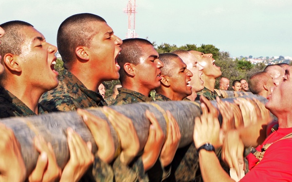 Recruits use log exercises to build teamwork