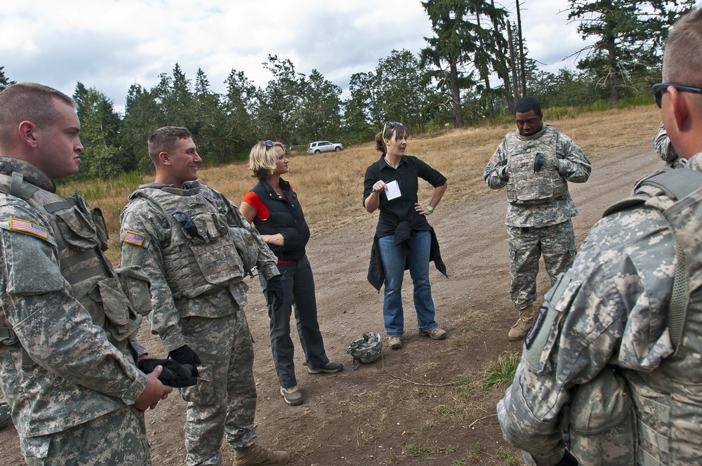 Making good Soldiers great: Comprehensive Soldier Fitness specialists aim to boost performance of field artillerymen