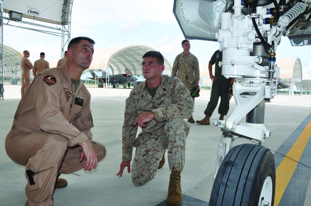 MAG-13 CO visits JSF at Eglin Air Force Base