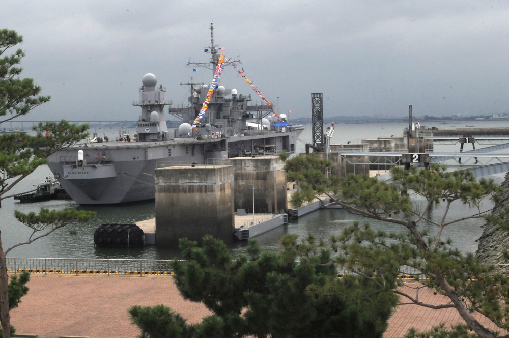USS Blue Ridge (LCC 19) arrives in Pyongtaek, Republic of Korea