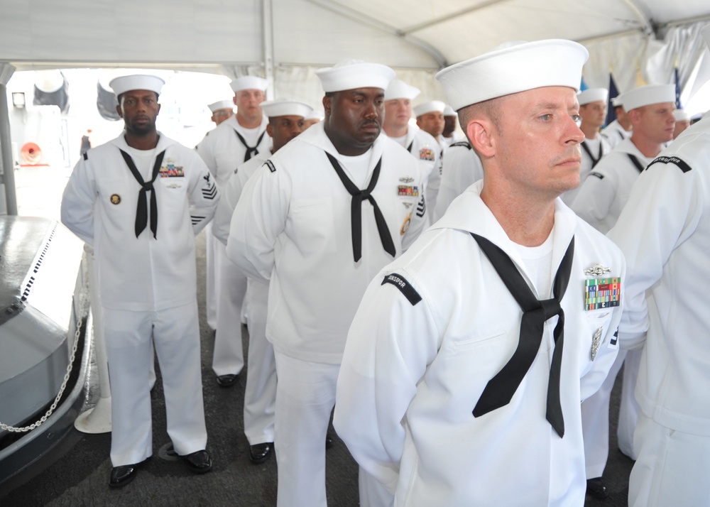 DVIDS - Images - USS Missouri graduation ceremony [Image 4 of 6]