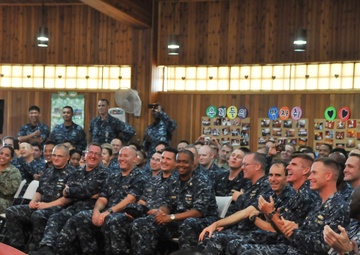 Sailors volunteer at Aikwangwon during exercise break