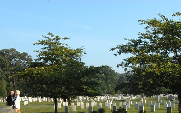 OSAY soldiers pay respects at Arlington, learn of life as Tomb Guard