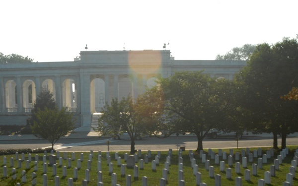 OSAY soldiers pay respects at Arlington, learn of life as Tomb Guard