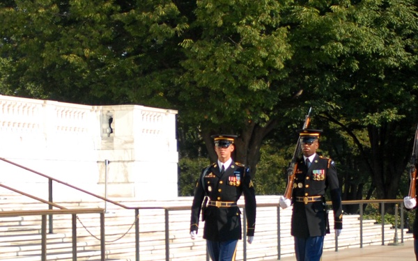 OSAY soldiers pay respects at Arlington, learn of life as Tomb Guard