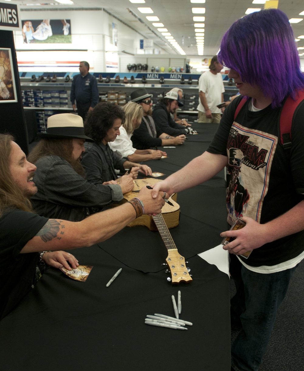 Lynyrd Skynyrd visits Fort Jackson