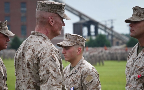 Thousands gather for ‘Follow Me’ Division change of command