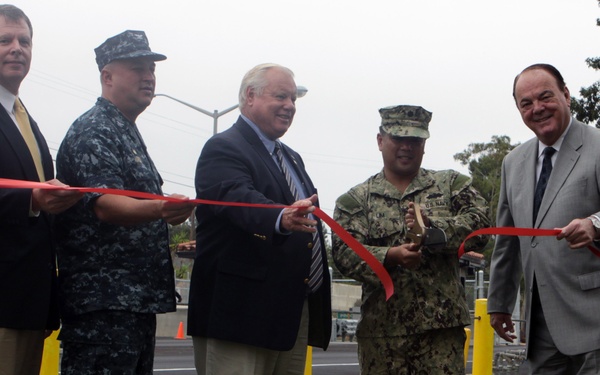 Leaders cut ribbon for Fallbrook gate renovation
