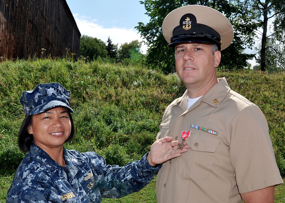 Matthew Thomas receives Bronze Star