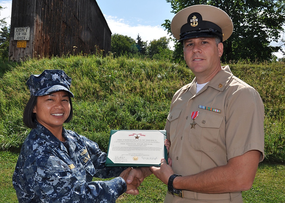 Matthew Thomas receives Bronze Star