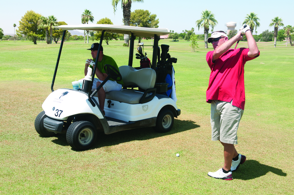 Golfing In the Dunes: Station HQ vs. H&amp;HS ARFF Face-Off in the Intramural Golf Championships