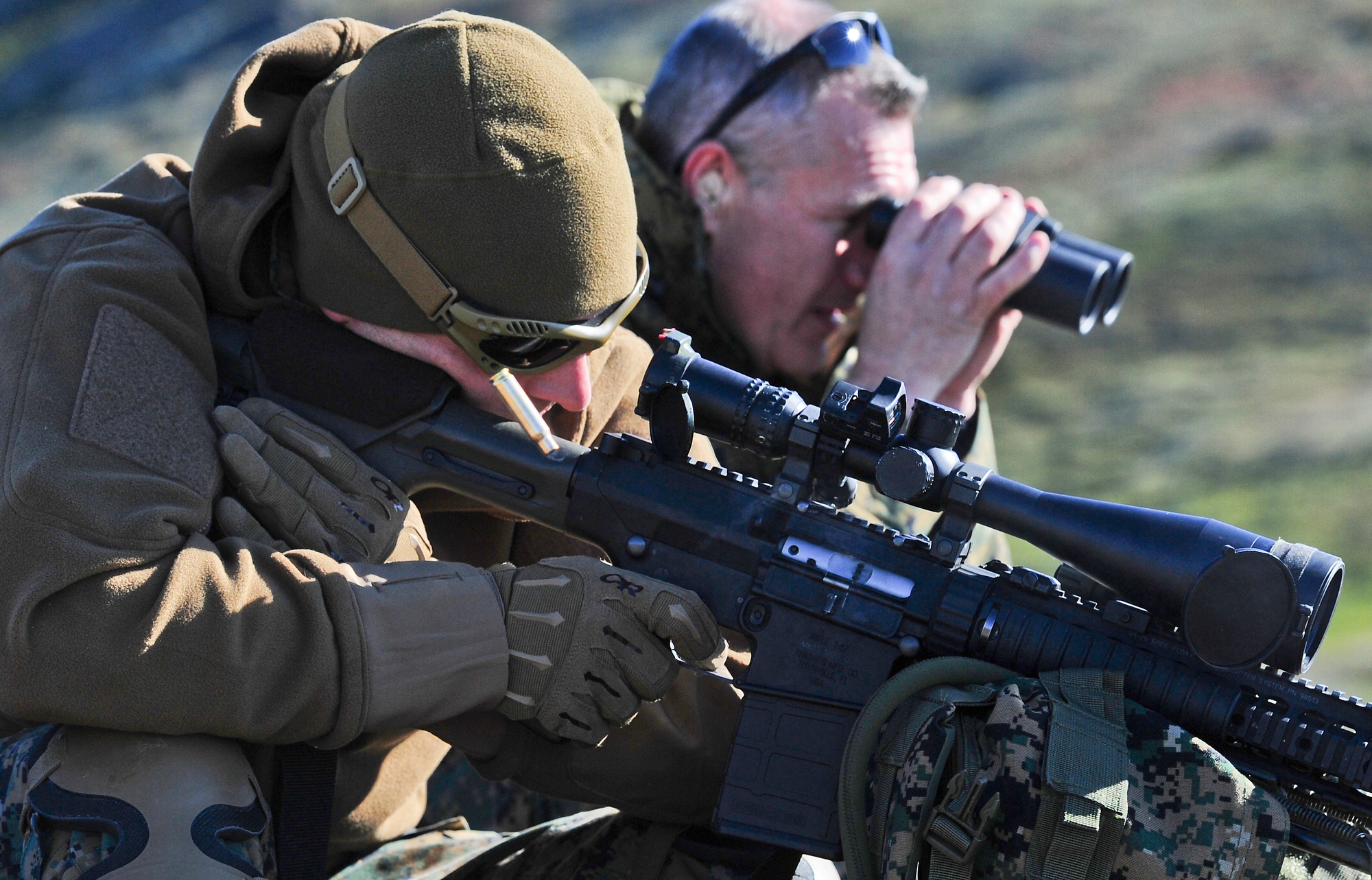 Swat tactical. Снайпер SWAT. FBI SWAT Sniper. Снайпер тренинг. SWAT Alaska.