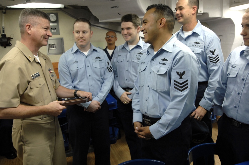 Rick West meets with sailors