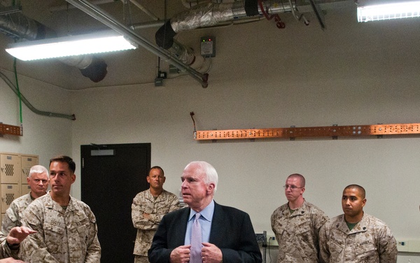 Sen McCain, 3rd MAW CG check in on JSF