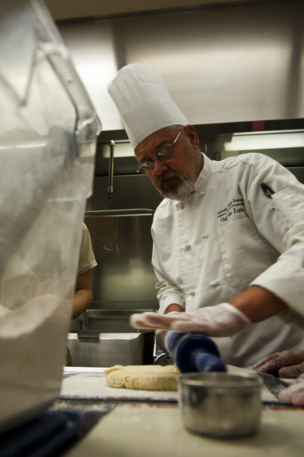 Hospital cooks train with professional chef