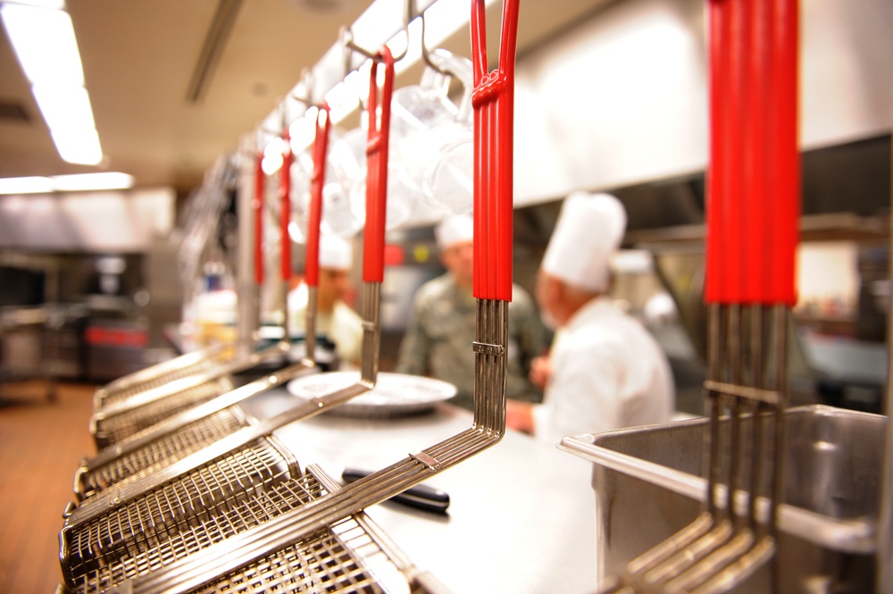 Hospital cooks train with professional chef