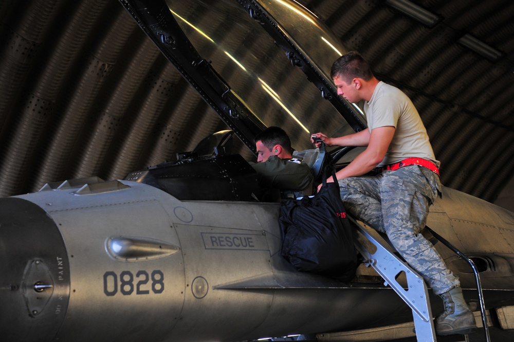 F-16s depart for Nordic Air Meet 2012