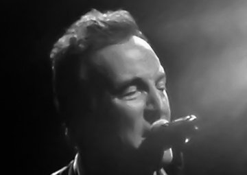 Springsteen rocks, Veterans benefit