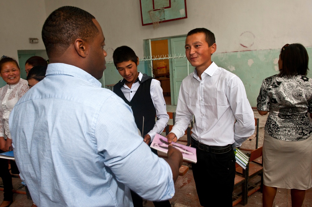 Airmen donate school supplies to Kyrgyz school