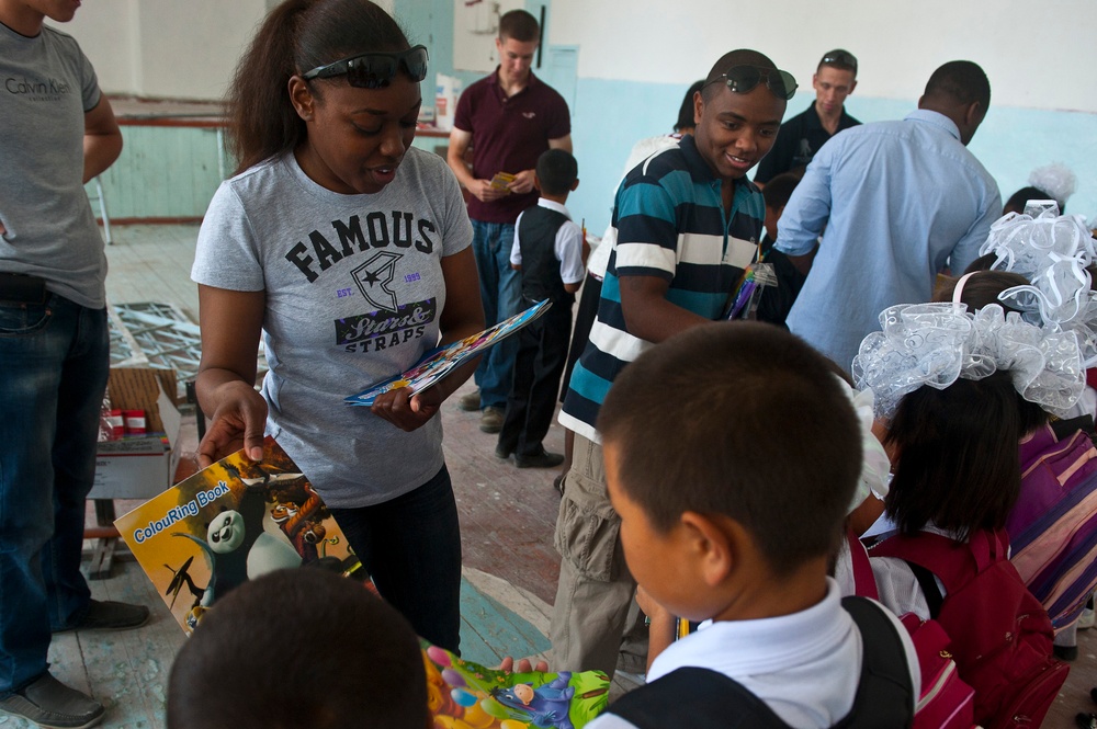 Airmen donate school supplies to Kyrgyz school
