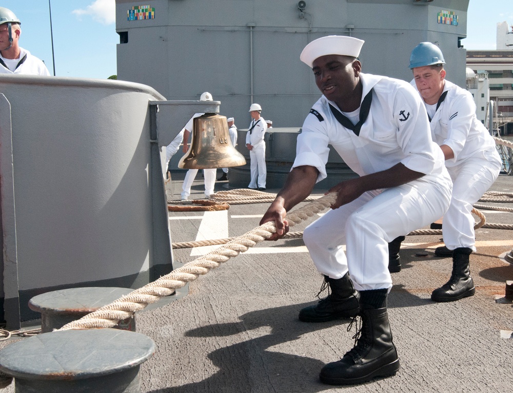 USS Crommelin decommissioned