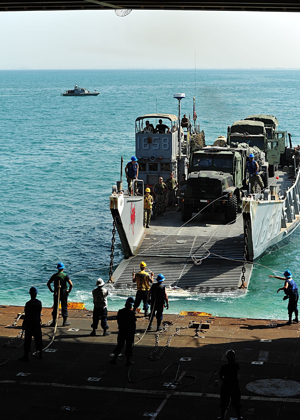 USS Gunston Hall action