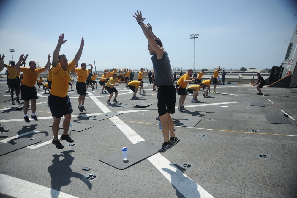 P90X creator works out with USS San Diego sailors