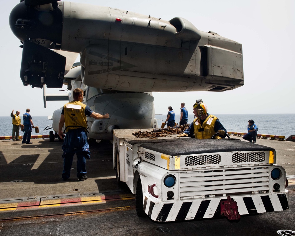 Sailors position MV-22B Osprey